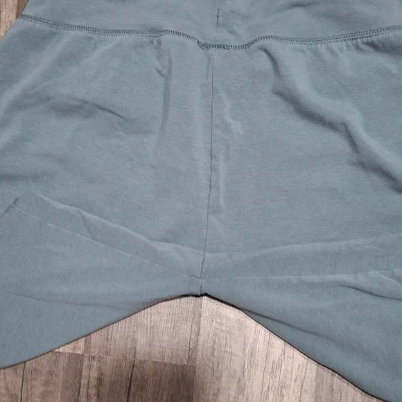 4 Pc Athletic Works Capri Jogger Pants Multiple Colors  Smoke Free Home - Picture 6 of 8